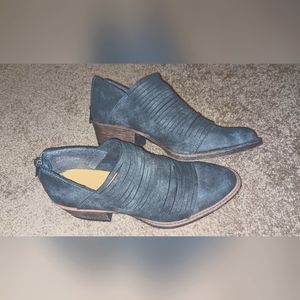 Coconuts by Matisse sz 7 shredded booties